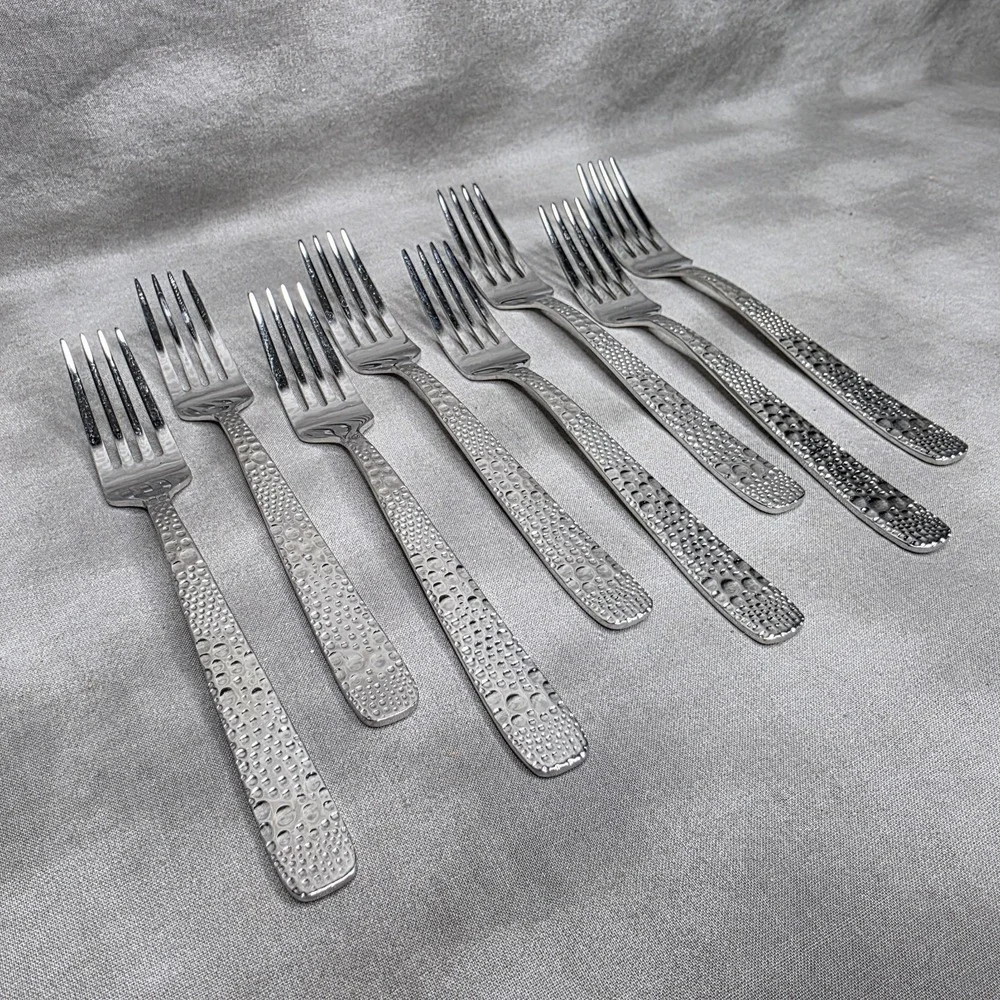 The Unbranded Brand x8 hammered